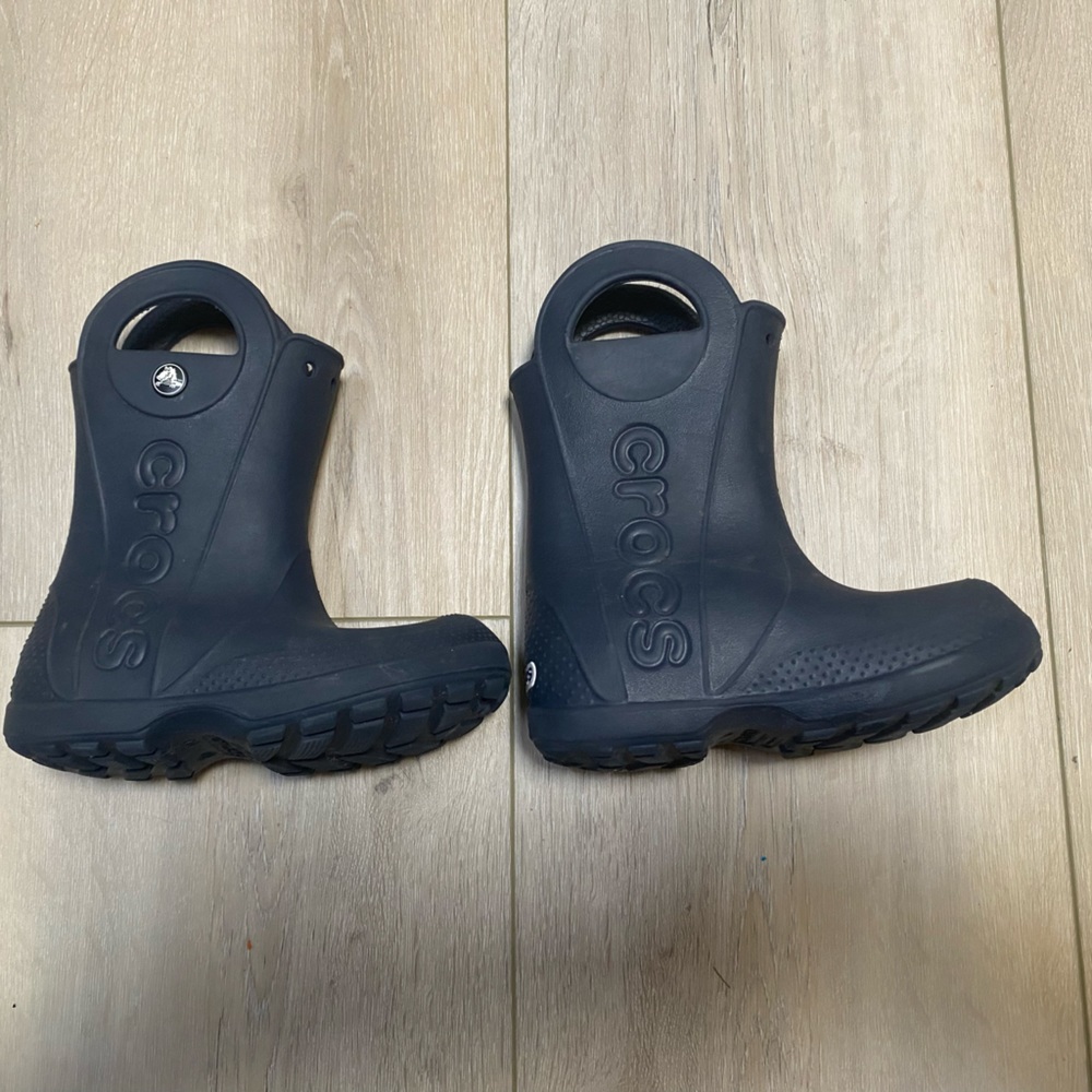 Little Kids Croc rain boots - Navy, Sz 1